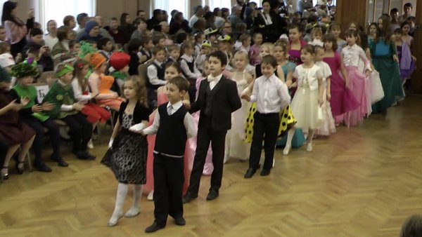Конкурс песни и танца, посвященный празднованию Дня матери для жителей района Коньково