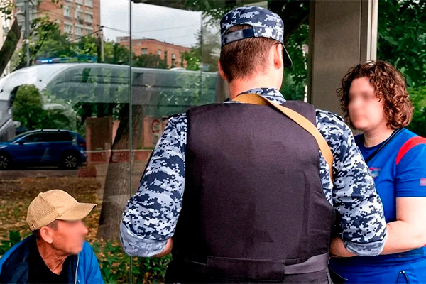 Столичные росгвардейцы оказали помощь мужчине с признаками сердечного приступа