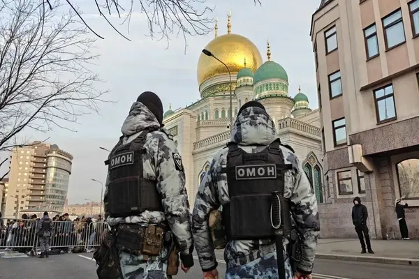 Военнослужащие и сотрудники Росгвардии обеспечили безопасность граждан во время празднования мусульманского праздника Ураза-Байрам в Москве