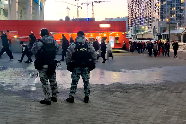 Сотрудники и военнослужащие столичного главка Росгвардии обеспечили безопасность матча КХЛ