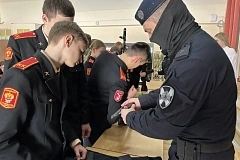  Сотрудники спецназа Росгвардии навестили учеников кадетского класса в Москве