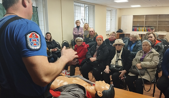 Жители больше узнали про первую помощь из уст спасателей