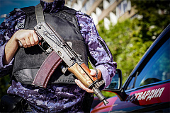 Столичные росгвардейцы задержали подозреваемого в нанесении ножевого ранения