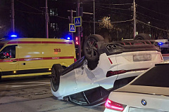 Сотрудник московского ОМОН "Авангард" Росгвардии пришел на помощь пострадавшим в серьезном ДТП